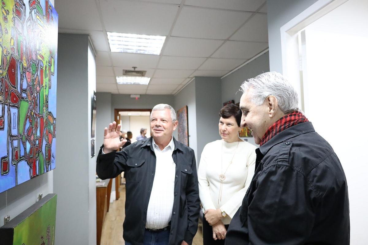 Corredor das Artes, em Niterói, recebe a exposição “Minha Vida em Cores”, do artista plástico Bruno Camargo