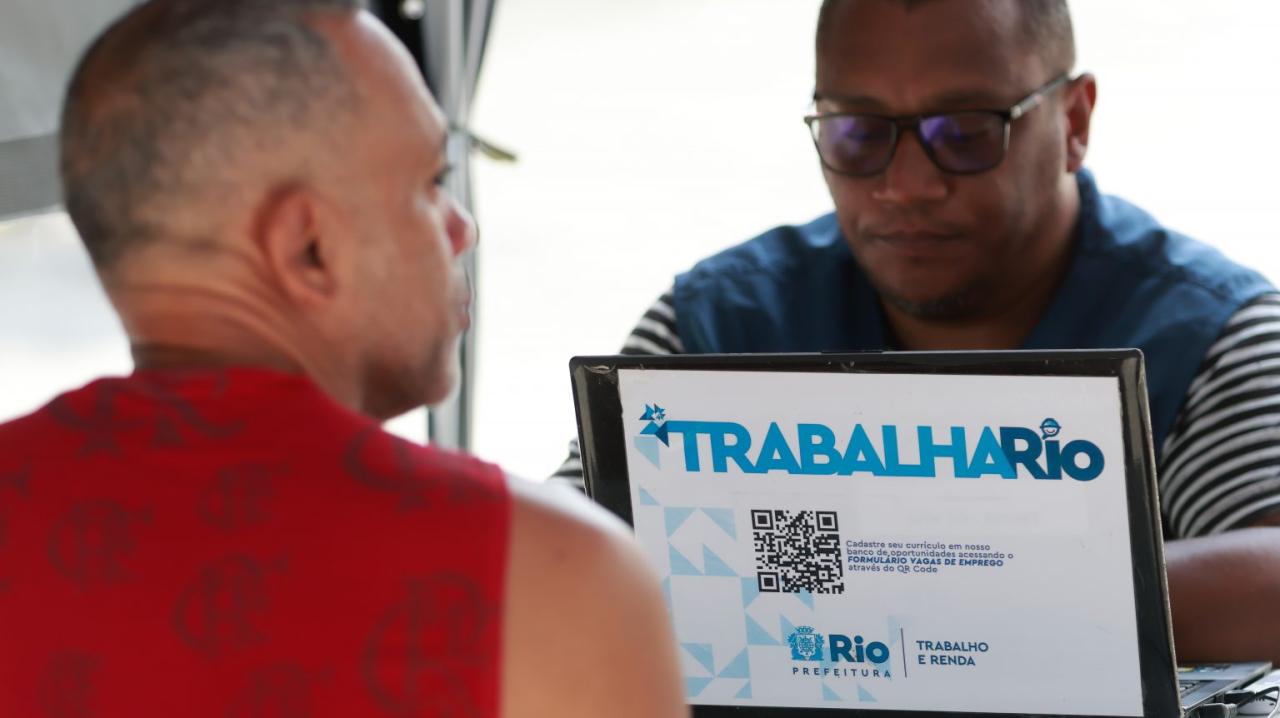 Trabalha Rio cadastra beneficiários do programa Prato Feito, na Cozinha Comunitária da Ilha do Governador