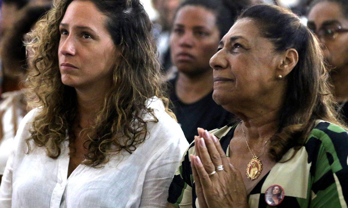 Envolvimento de delegado surpreende famílias de Marielle e Anderson