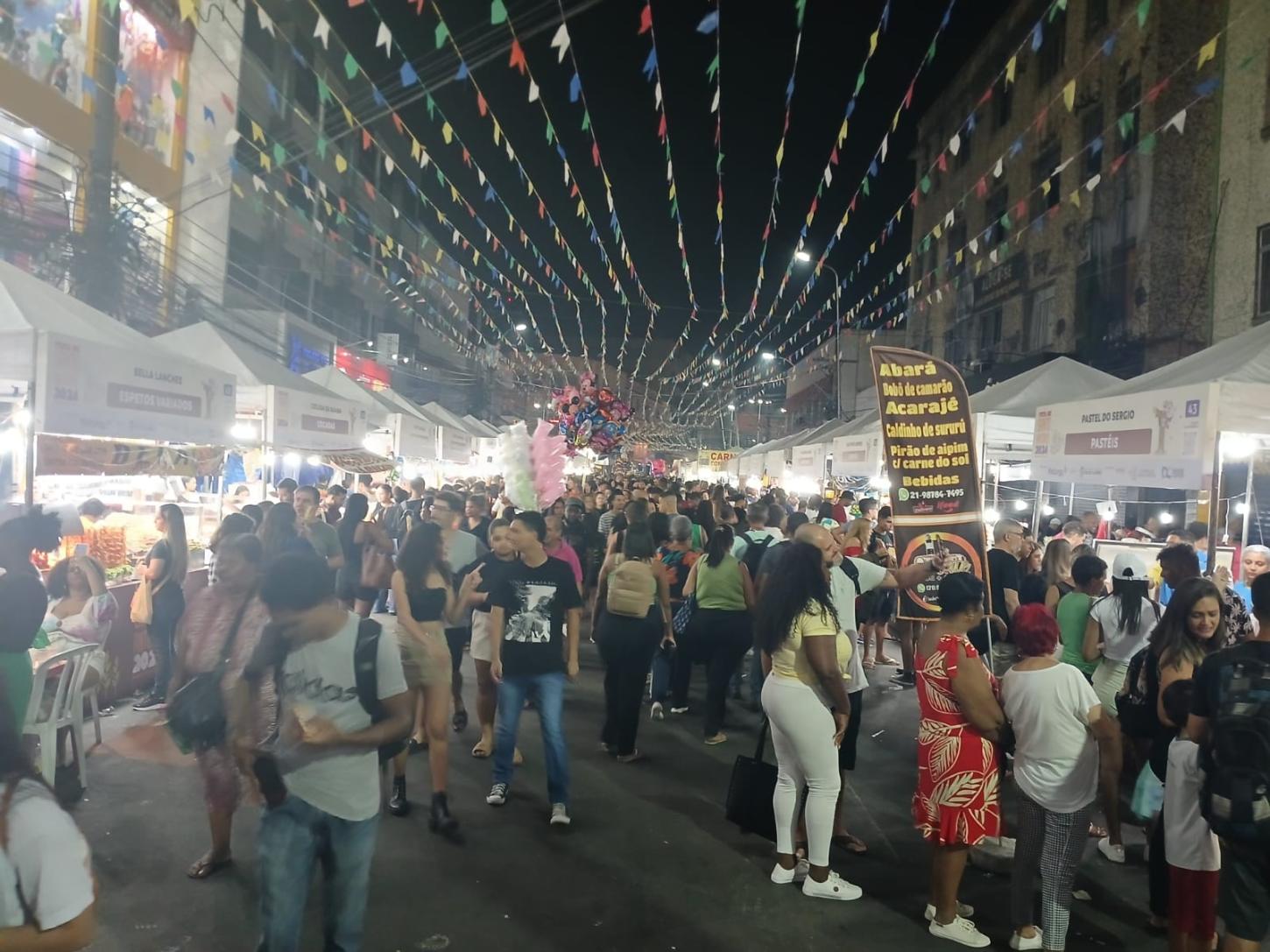 QUADRILHA E FORRÓ PÉ-DE-SERRA MARCAM A TERCEIRA NOITE DA FESTA DE SANTO ANTÔNIO
