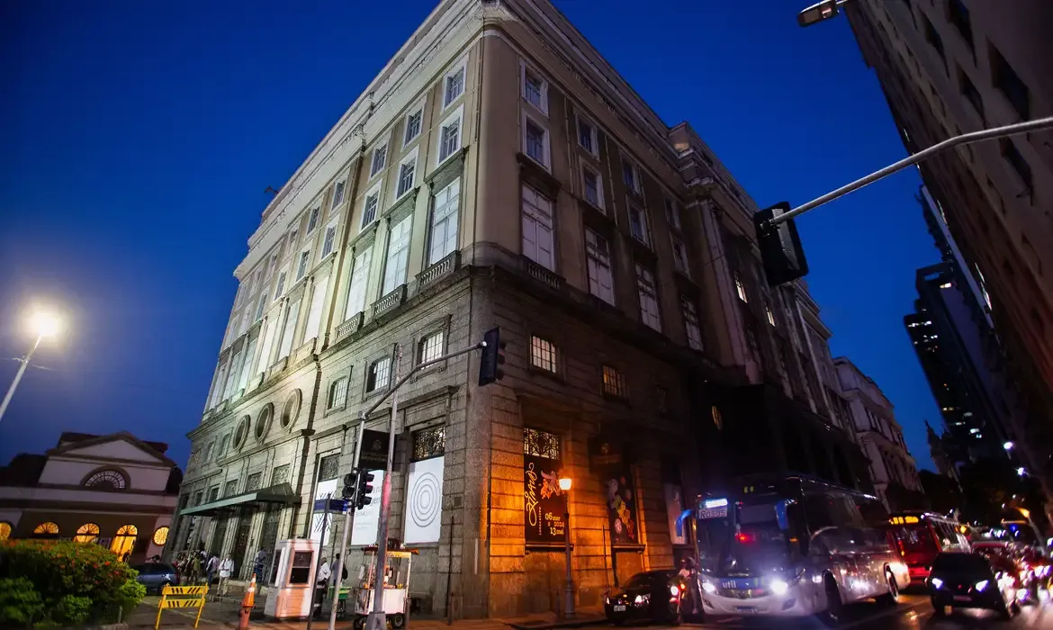 CCBB abre exposição Fullgás com mais de 300 obras de artistas do país