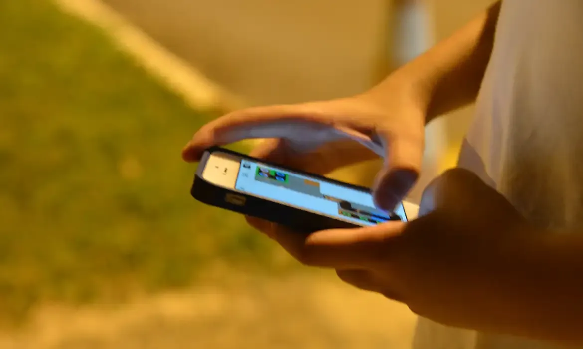 Três em cada dez crianças e adolescentes foram ofendidos na internet