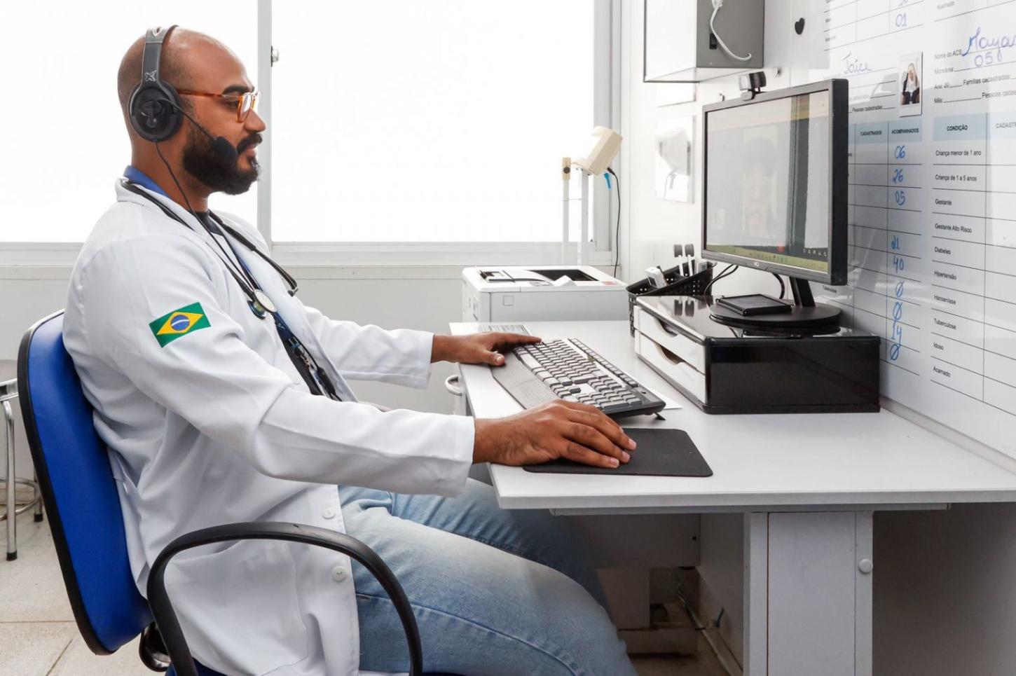 Serviço de telessaúde chega em sete unidades municipais da Maré para mais de 150 mil usuários