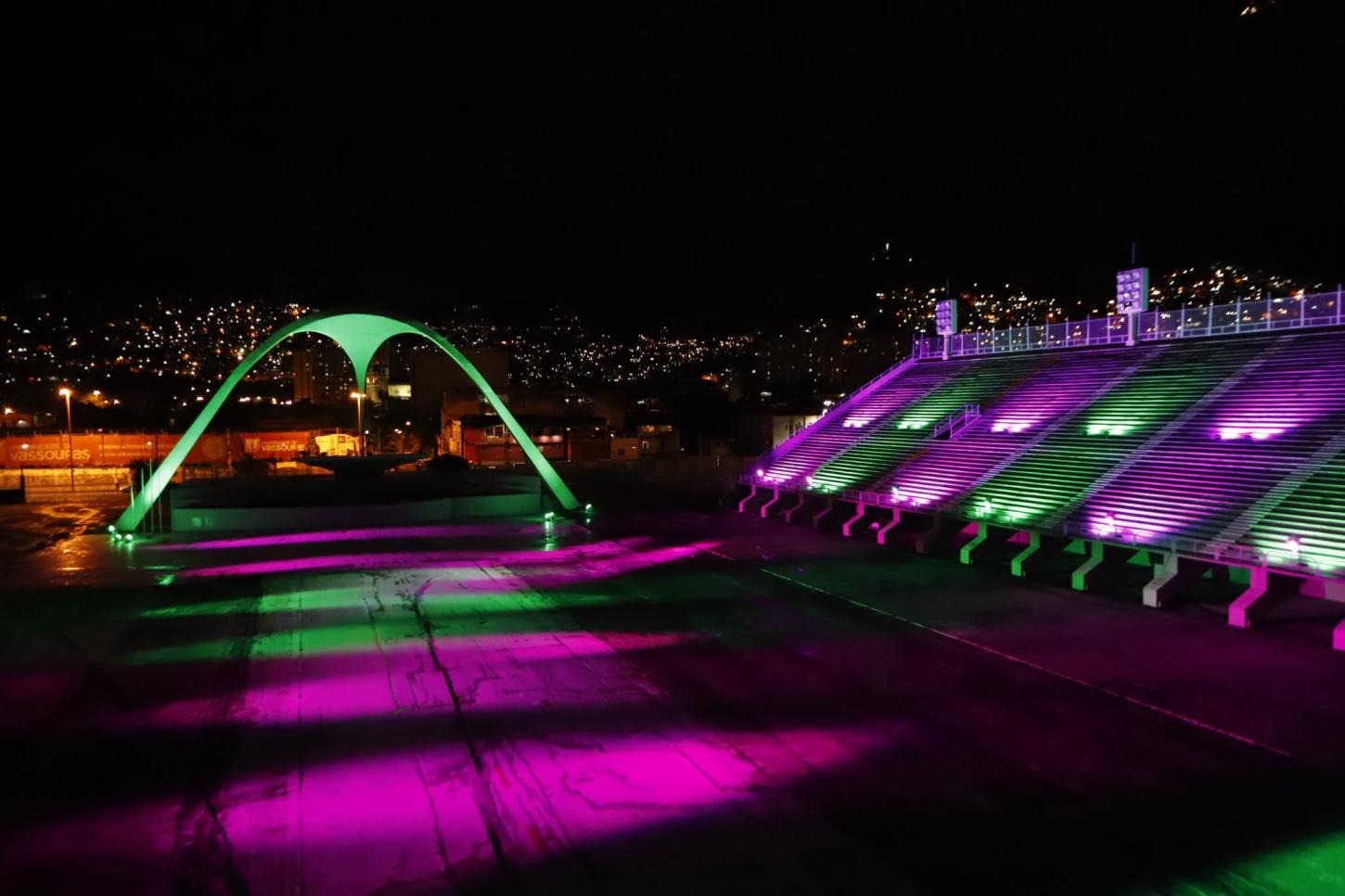 CET-Rio interdita ruas no entorno do Sambódromo para montagem de estrutura do Carnaval