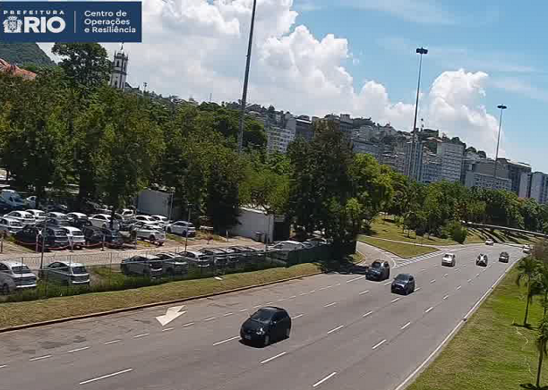 Substituição de postes de iluminação interdita acesso da Praia do Flamengo ao Aterro, na Glória, até 21/2