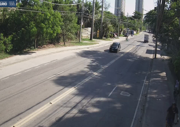 Implantação de sinalização interdita parcialmente a Estrada dos Bandeirantes, no Camorim, até 17 de abril