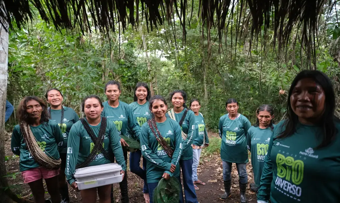 Projetos sustentáveis trazem renda para mulheres Rikbaktsa
