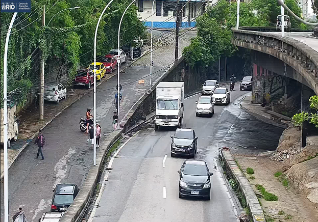 Instalação de rede de água interdita parcialmente a Rua da América, no Santo Cristo, até o dia 20 de maio