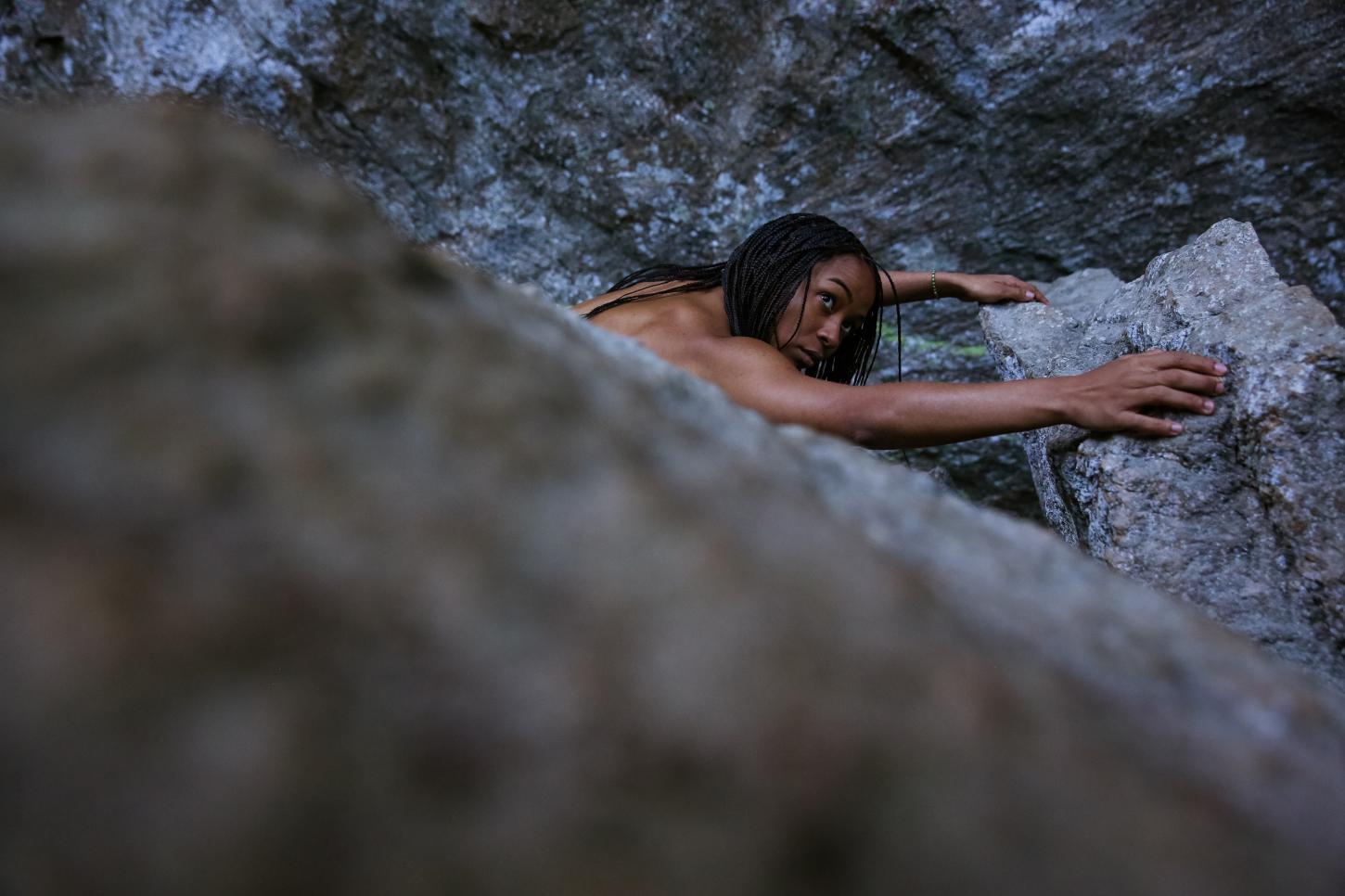 “Miúda”: espetáculo de dança que retrata sabedorias encantadas realiza apresentação no Teatro Futuros