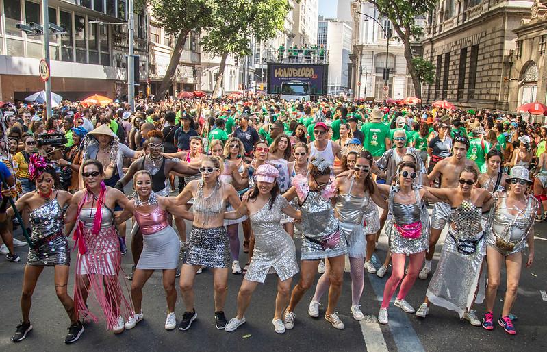Carnaval de Rua do Rio 2026 ocupa a cidade com 462 desfiles e público estimado em 6 milhões