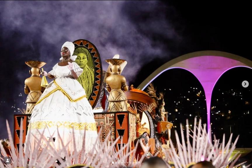 Escolas da Série Ouro agitam primeiro dia de desfiles na Sapucaí